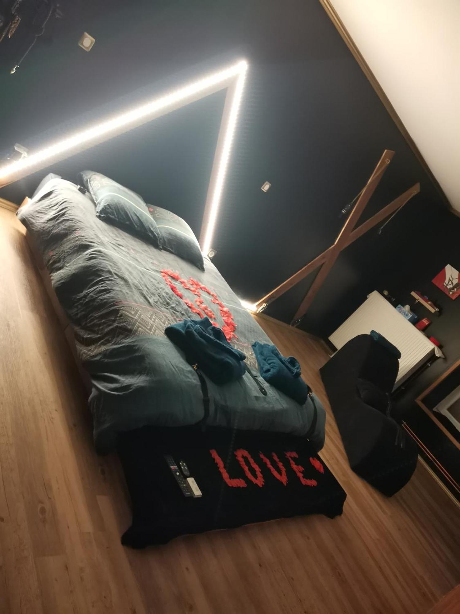 Love-Room L'Eden Du Desir Vecqueville Buitenkant foto